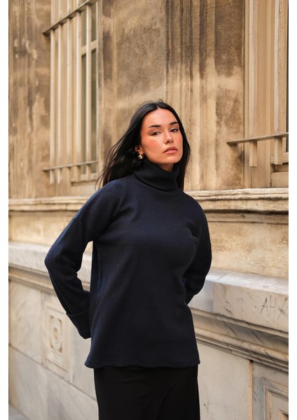 Kol Detaylı Balıkcı Yaka Boğazlı Lacivert Bluz modelleri