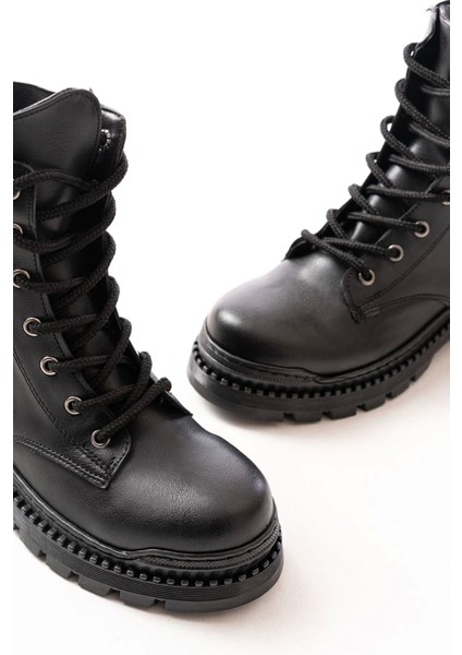 Siyah Düz Topuklu Bağcıklı Lastikli Günlük Kadın Bot modelleri