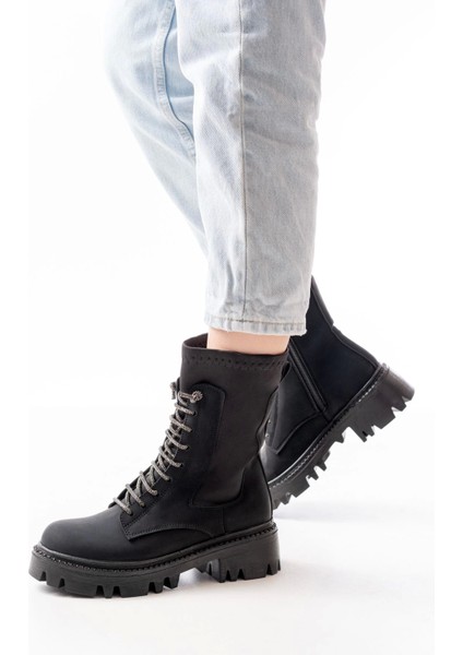 Siyah Zümrüt Düz Topuklu Bağcıklı Fermuarlı Günlük Kadın Bot