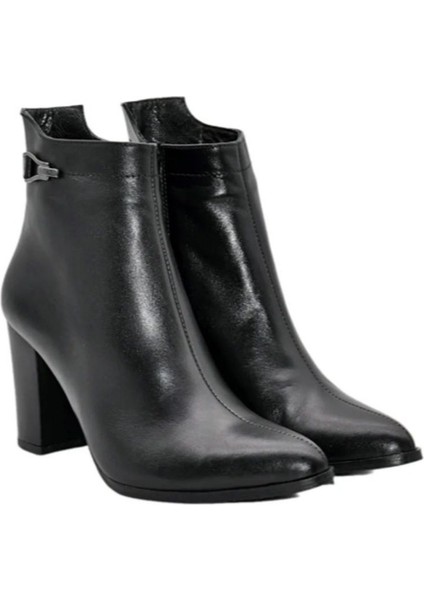 2355801K Kadın Deri Topuklu Siyah Klasik Bot fırsatları