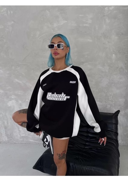 Kışlık Nakış Işlemeli Bisiklet Yaka Parçalı Sweatshirt - Siyah