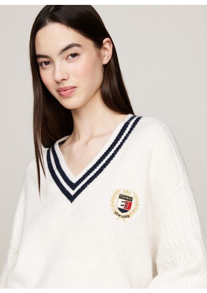 V Yaka Standart Nakışlı Beyaz Kazak Kadın Tjw Vnck Crest Cable Sweater Ext