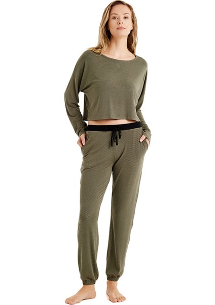 Yuvarlak Yaka Çizgili Yeşil Kadın Pijama Takımı 60478