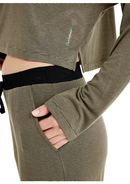 Yuvarlak Yaka Çizgili Yeşil Kadın Pijama Takımı 60478 modelleri