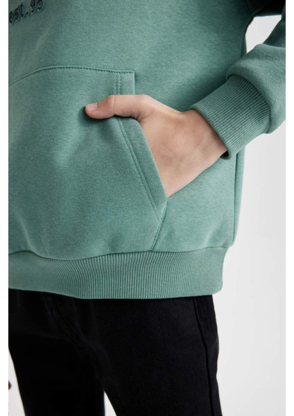 Erkek Çocuk Oversize Geniş Kalıp Kapüşonlu Cepli Sweatshirt D1909A824WN indirimleri