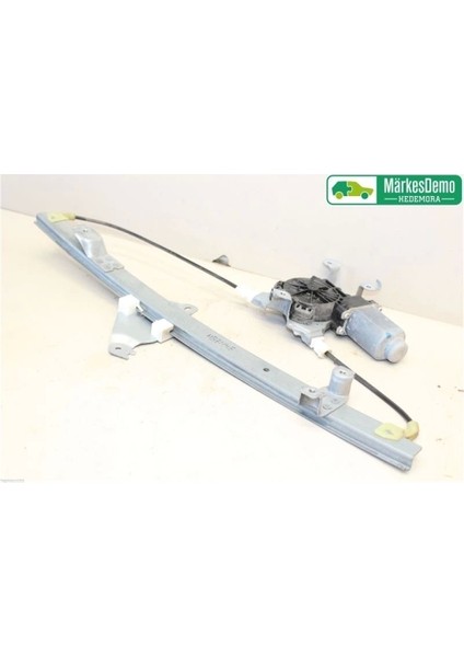 Cam Krikosu Navara 06-15 Elektrikli Arka Sağ (Oem No: 82700-3X30A)