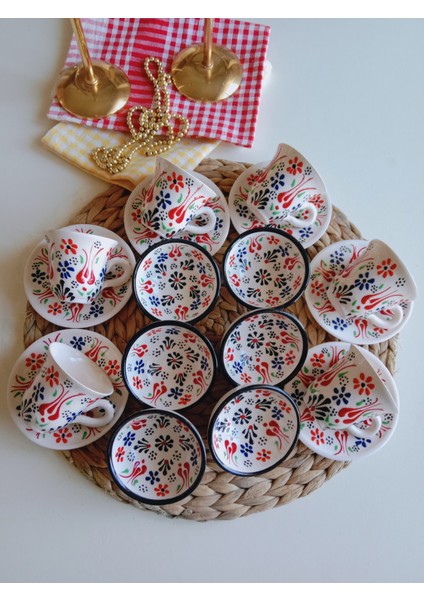 Anneler Günü Özel El Işlemeli Renkli Dantel 6 Kişilik Kahve Fincan Seti ve 6lı Lokumluk Kase fırsatları