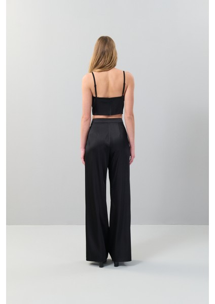 Aplike Çiçek Detayı Ince Askılı Saten Büstiyer Siyah K2514007_001 fiyatları