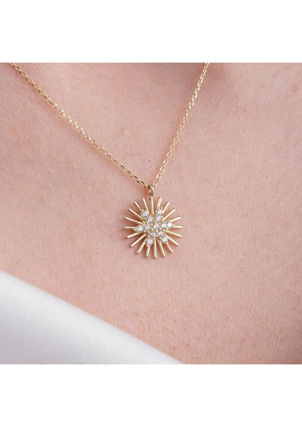 Gümüş Kolye - Aşk Pusulası Tarz Şans Taşlı Modern Tasarım Tarz Stil 925 Ayar Gümüş Kolye-Aşk Pusulası Şans Kolyesi