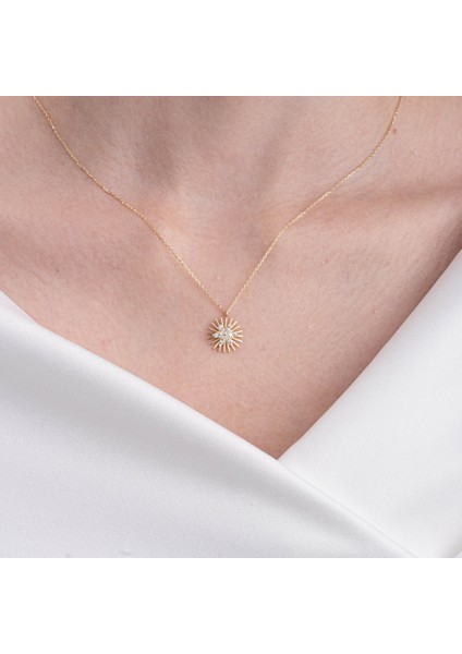 Gümüş Kolye - Aşk Pusulası Tarz Şans Taşlı Modern Tasarım Tarz Stil 925 Ayar Gümüş Kolye-Aşk Pusulası Şans Kolyesi fırsatları