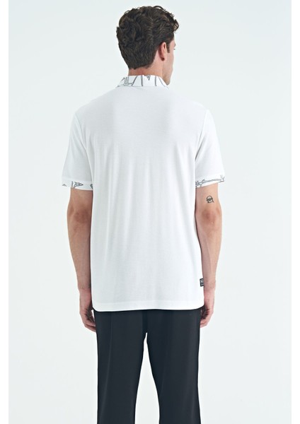 Beyaz Yazı Nakışlı Baskı Detaylı Standart Kalıp Polo Yaka Erkek T-Shirt - 88239 indirimleri