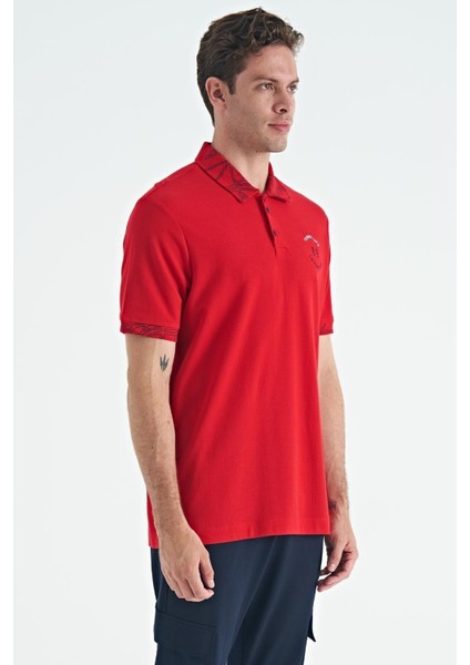 Tommy Life Kırmızı Yazı Nakışlı Baskı Detaylı Standart Kalıp Polo Yaka Erkek T-Shirt - 88239