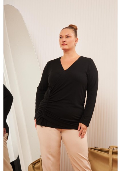Büyük Beden V Yaka Büzgülü Bluz Siyah indirimleri