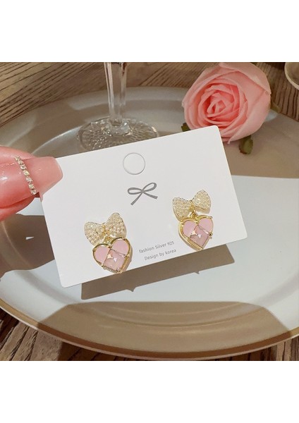 SATISFACTION925 Gümüş Iğne Kore Tarzı Moda Inci Küpeler Niş Tasarım Içi Boş Kelebek Tatlı Pembe Çok Yönlü Küpe (Yurt Dışından)