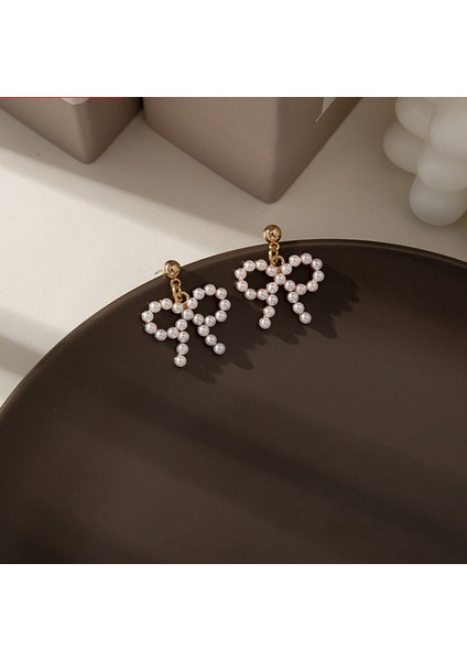 Satisfactionxiaoxiang Inci Küpeler Niş Retro Küpeler S925 Gümüş Iğne Küpeler Üst Seviye Bayan Küpeleri (Yurt Dışından)