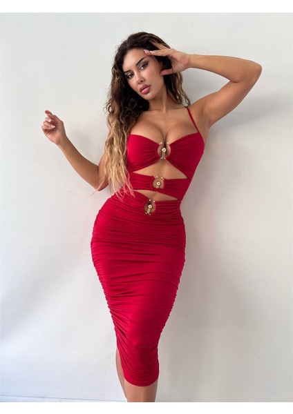 Kırmızı Toka Detaylı Pencereli Midi Boy Elbise