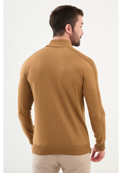 Düz Kamel Rengi Slim Fit Yarım Balıkçı Yaka Erkek Triko Kazak