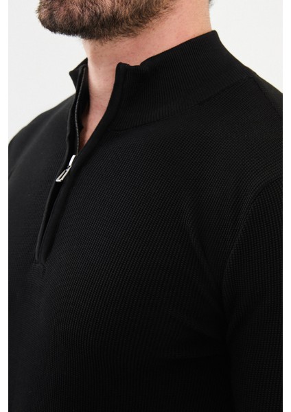 Dokulu Siyah Slim Fit Fermuarlı Yarım Balıkçı Yaka Erkek Triko Kazak