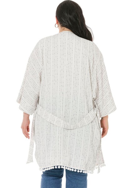 Büyük Beden Yarasa Kollu Eteği Ponponlu Kuşaklı Cepli Astarlı Beyaz Üzerine Lacivert Çizgili Kimono modelleri