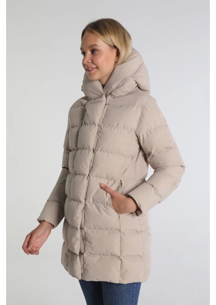 Regular Fit Sıkı Dolum Likra Kumaş Kapüşonlu Mont