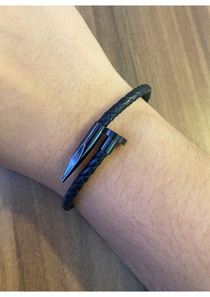 Çivi Model Siyah Renk Detay Siyah Bileklik fiyatları