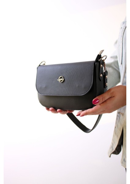 Günlük Kullanıma Uygun 5 Bölmeli 2 Askılı Şık Kadın Omuz Çantası 23CM-14CM modelleri