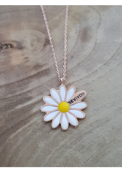 Seviyor Yazılı Gümüş Papatya Kolye