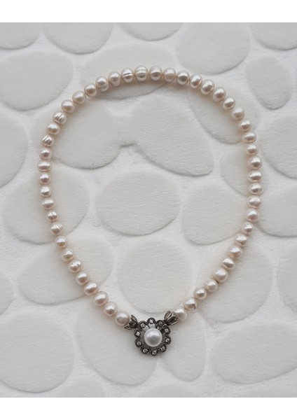 Çiçek Kilit Barok Inci Kolye