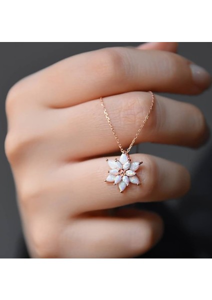 Opal Taşlı Yaşam Çiçeği Gümüş Kolye