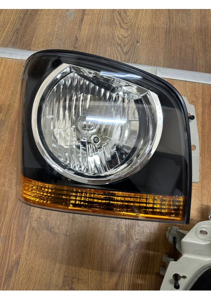 Kia Bongo Far Lambası Sağ Sol Set Manuel 2001-2003 modelleri