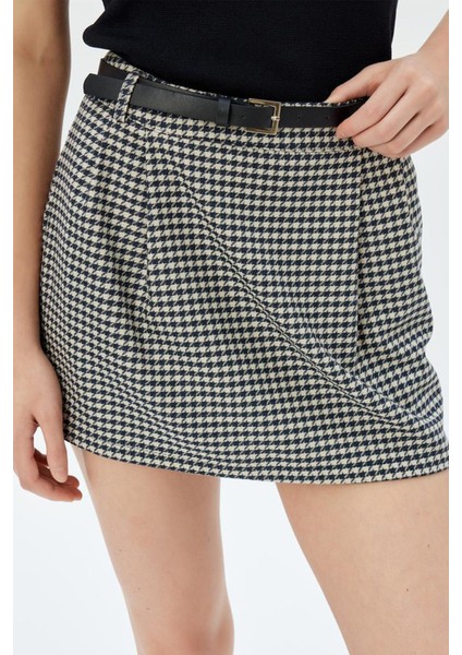 x Sima Tarkan - Kazayağı Desenli Mini Etek Şortlu Kemerli Pile Detaylı 5WAK70025UW fiyatları