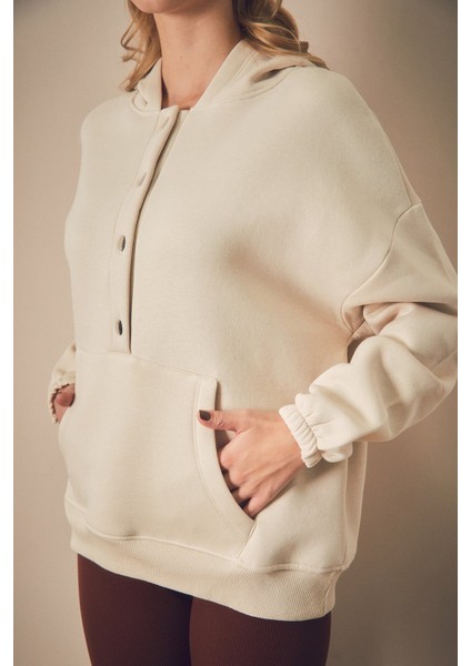 Çıtçıtlı Kanguru Cepli Kapüşonlu Sweatshirt modelleri