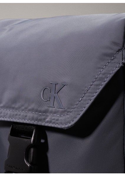 Calvin Klein Postacı Çantası