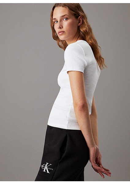 Siyah Kadın Yüksek Bel Standart Fit Nakışlı Eşofman Altı J20J223590BAN fırsatları