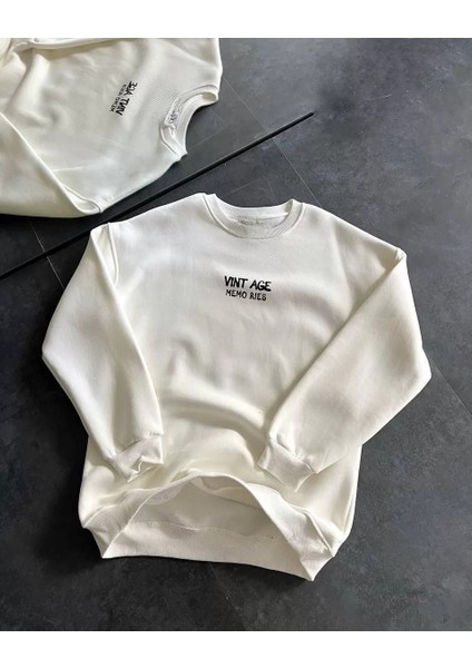 Bisiklet Yaka Üç Iplik Baskılı Oversize Sweatshirt - Beyaz