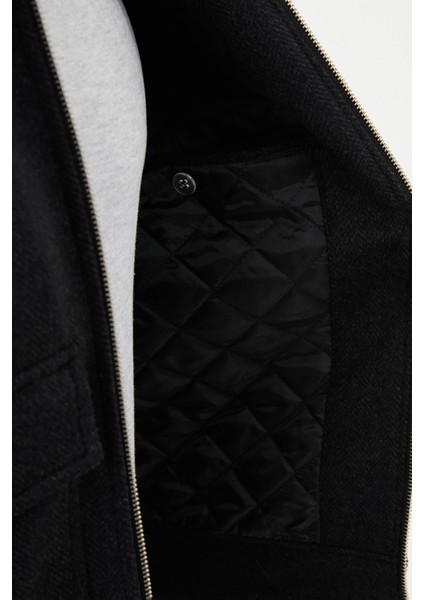 Desenli Siyah Slim Fit Torba Cep Kürklü Yaka Yün Erkek Mont