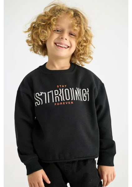 Erkek Çocuk Strong Baskılı Sweatshirt 5-8 Yaş