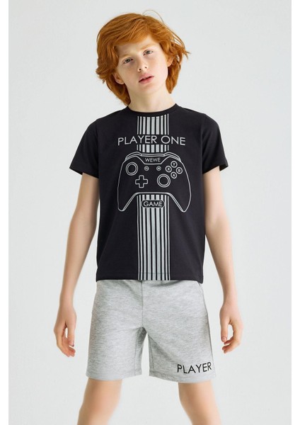 Erkek Çocuk Siyah Gri Renkli Player One Yazı Baskılı Şortlu Takım modelleri