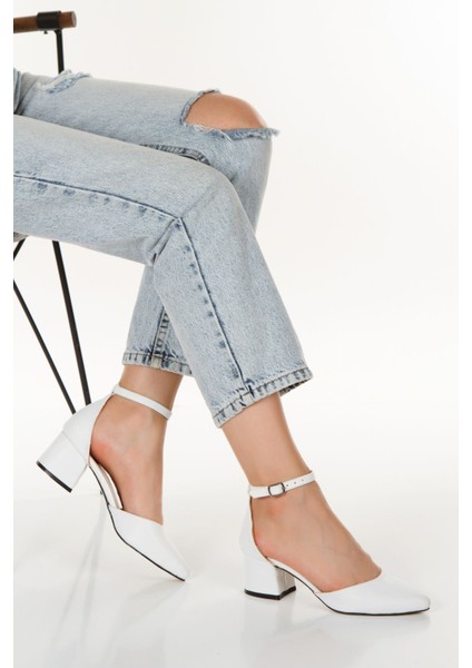 Lavinia Seri Sivri Burunlu Bilekten Tokalı Kadın Topuklu Ayakkabı