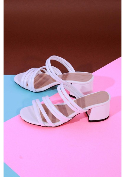 Kadın Terlik Suni Deri ve Tekstil İçerikli Renkli Tasarım ile Günlük Kullanım İçin fiyatları