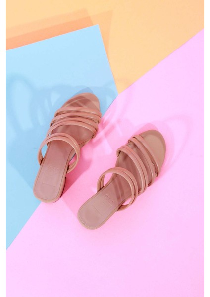 Kadın Günlük Kullanım Renkli Terlik Suni Deri Orta Topuklu Konforlu Tasarım fiyatları