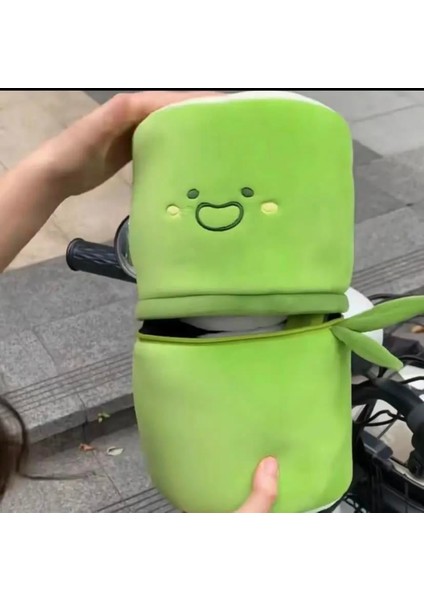 Sevimli Panda Bambu Kesesi Içinde Peluş Panda