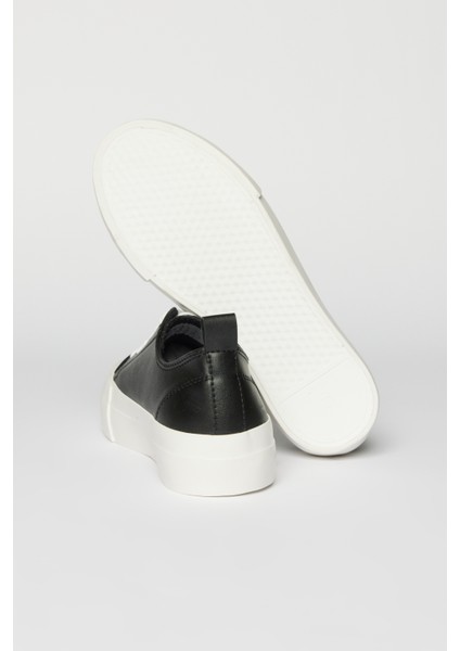 Erkek Siyah Bağcıklı Esnek Rahat Taban Desensiz Sneaker Ayakkabı