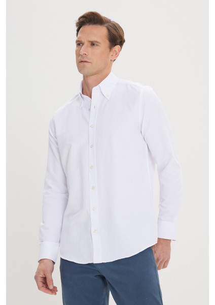 Erkek Beyaz Slim Fit Dar Kesim Oxford Uzun Düğmeli Yaka Armürlü Gömlek modelleri