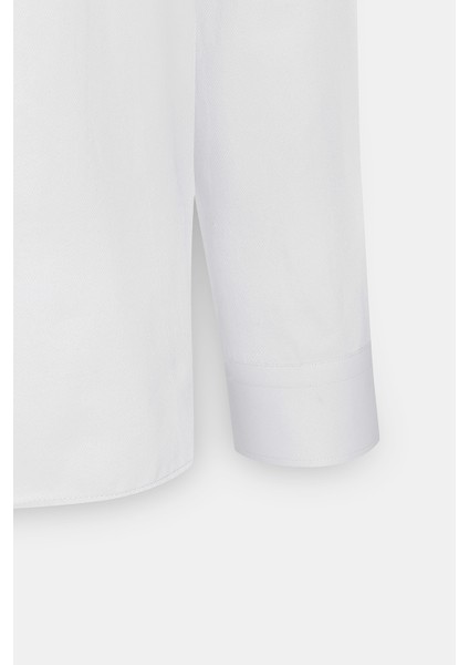 Erkek Beyaz Slim Fit Dar Kesim Oxford Uzun Düğmeli Yaka Armürlü Gömlek