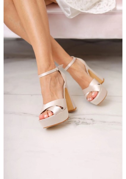 Koşma Garantili 13 cm Platform Topuklu Kadın Abiye Ayakkabı