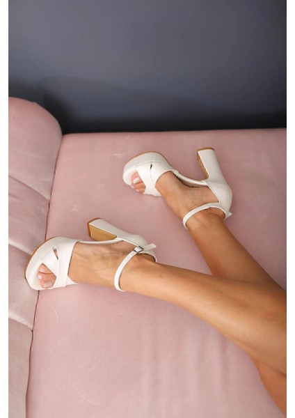 Koşma Garantili 13 cm Platform Topuklu Kadın Abiye Ayakkabı modelleri