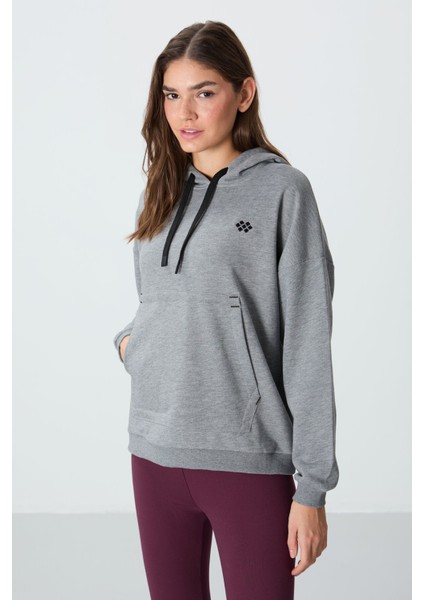 Gri Melanj Kompakt Pamuklu Kalın Pürüzsüz Dokulu Kapüşonlu Oversize Fit Kadın Sweatshirt - 97291