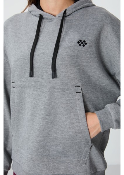 Gri Melanj Kompakt Pamuklu Kalın Pürüzsüz Dokulu Kapüşonlu Oversize Fit Kadın Sweatshirt - 97291 fiyatları