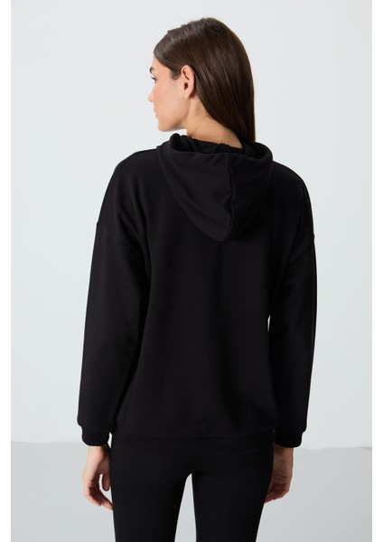 Siyah Kompakt Pamuklu Kalın Pürüzsüz Dokulu Kapüşonlu Oversize Fit Kadın Sweatshirt - 97291 indirimleri